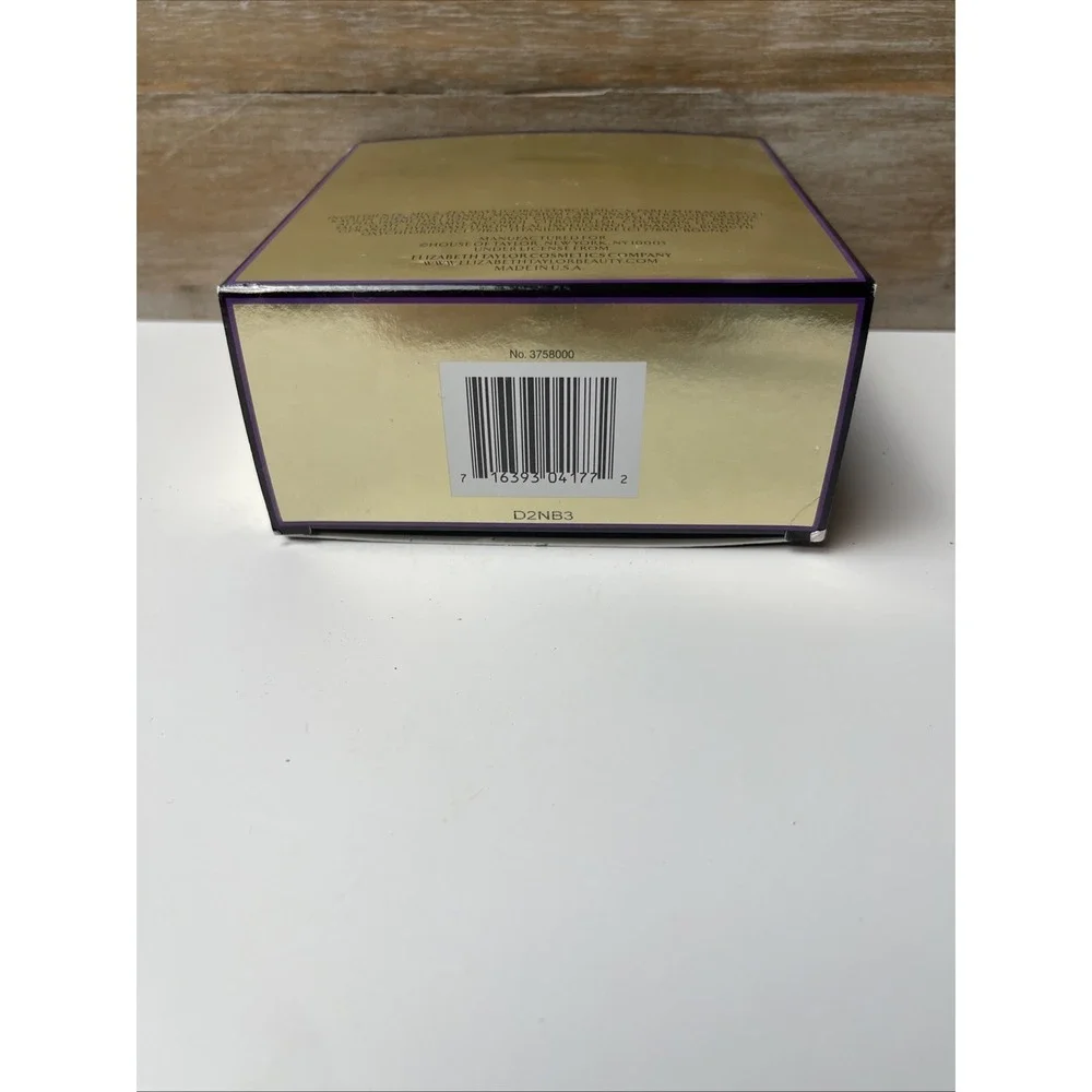 Elizabeth Taylor White Diamonds Body Powder 2.6oz – Perfumed Radiance Powder New